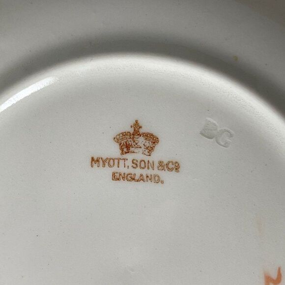 Vintage MYOTT SON & Co. Paramount Vegetable Serving Bowl - Picture 3 of 3